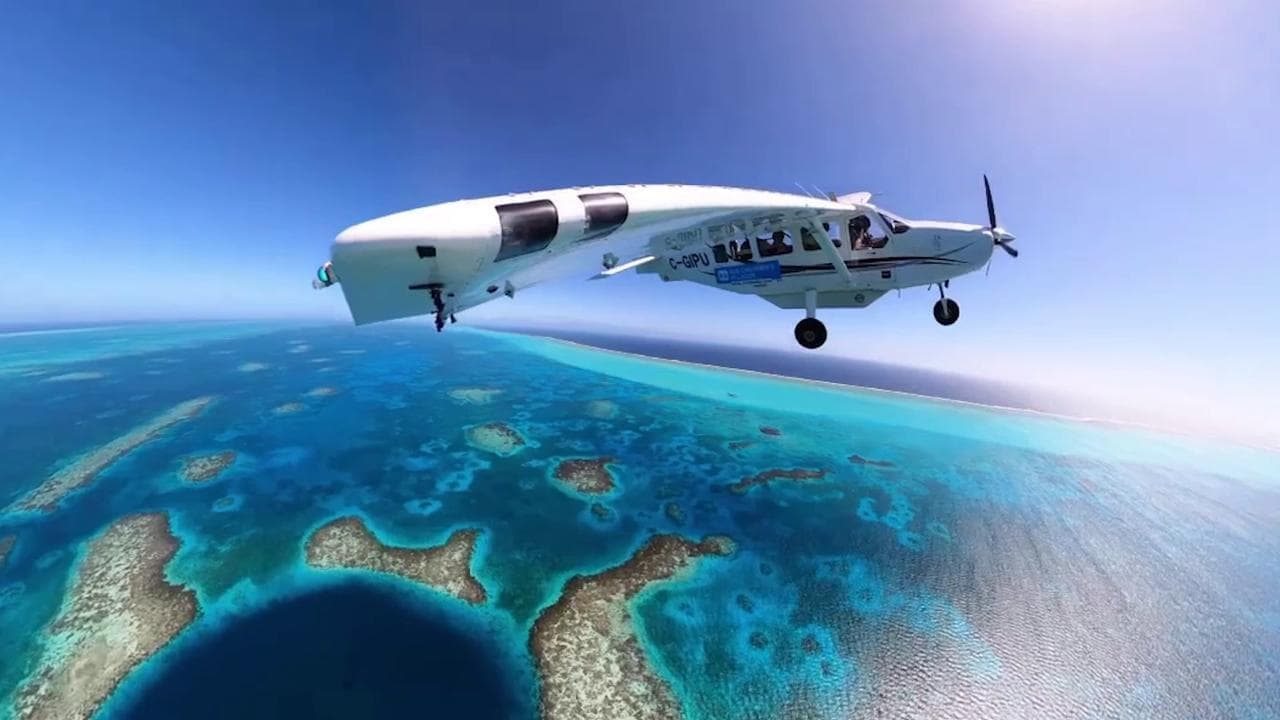 La famiglia che sta girando il mondo su un aereo monomotore da un anno: così sono riusciti nell'impresa