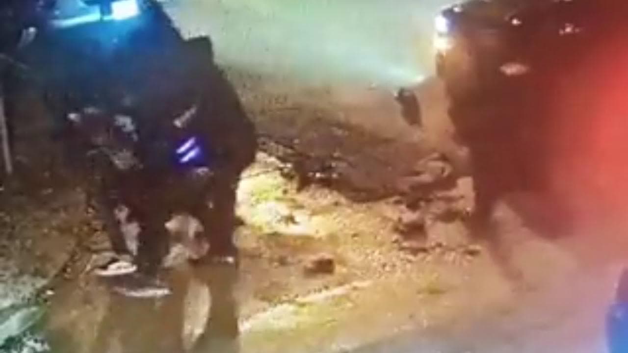 Usa, il video dell'arresto di Tyre Nichols: 5 agenti si accaniscono sul 29enne che morirà in ospedale