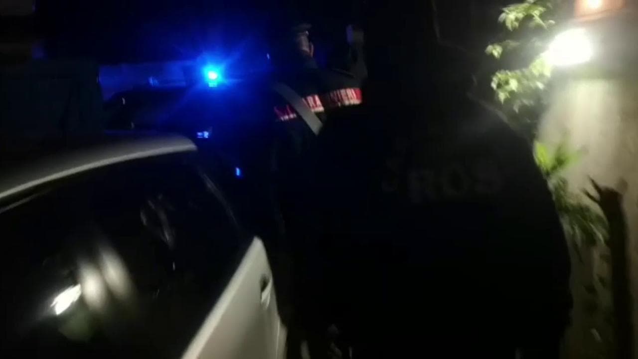 I Ros arrestano Andrea Bonafede per aver prestato l'identità a Messina Denaro