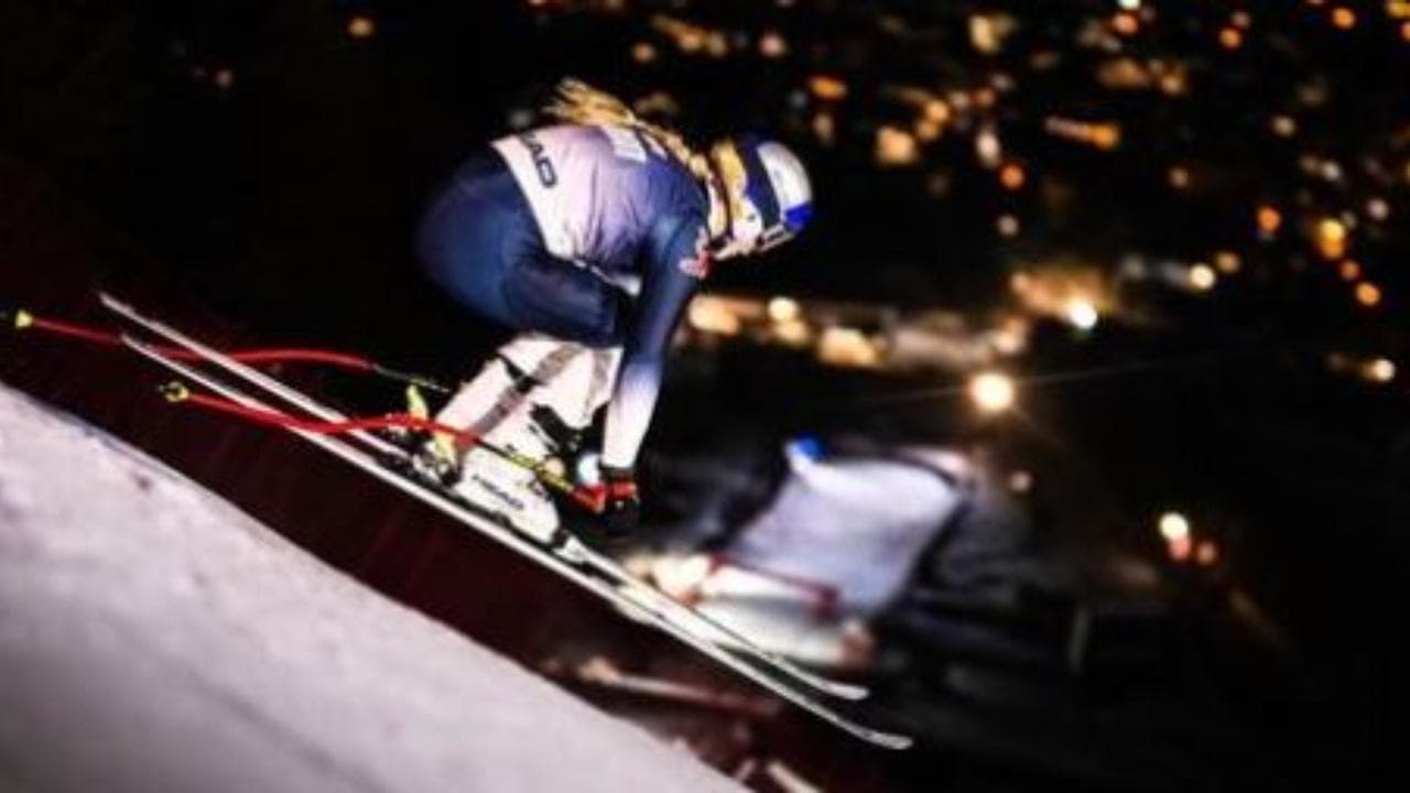 Lindsey Vonn di notte in picchiata sulla Streif di Kitzbuehel, la pista più pericolosa del mondo