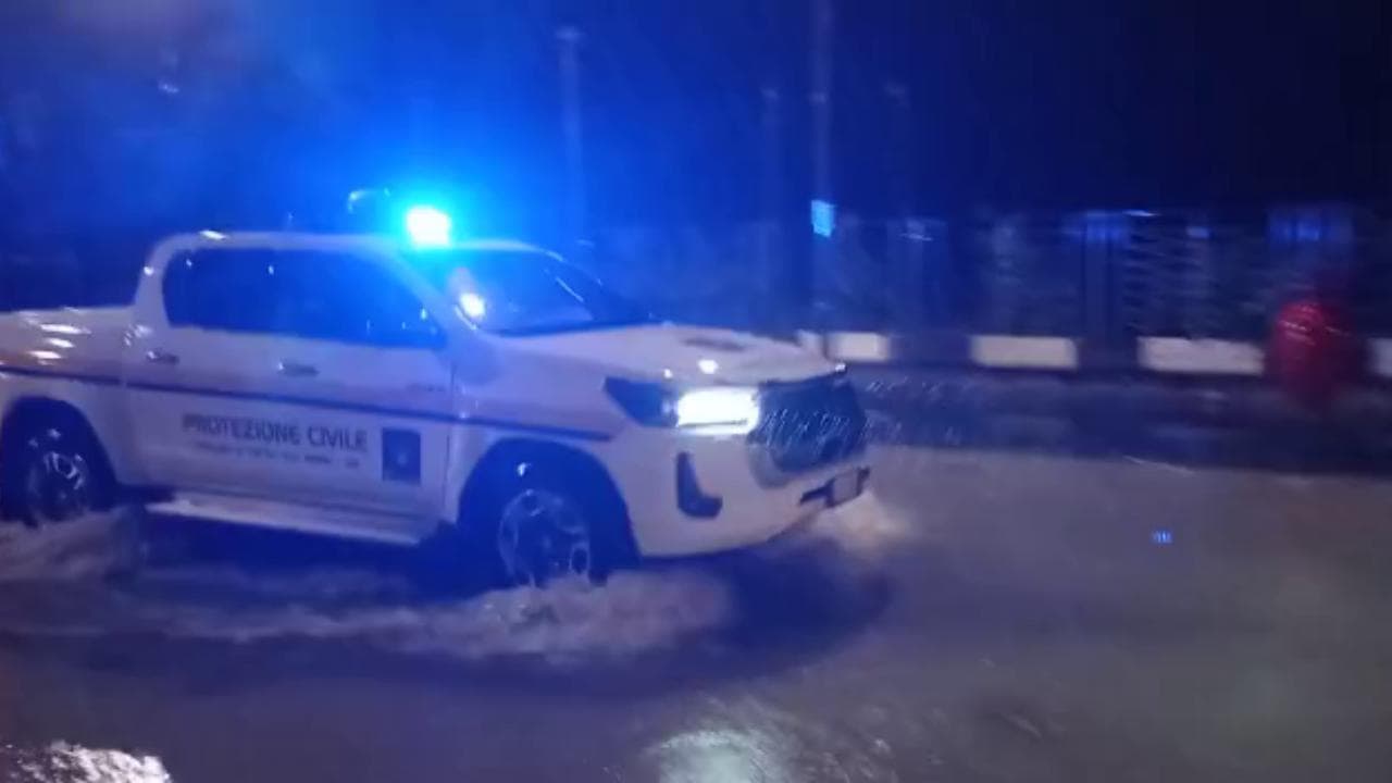 Maltempo: strade allagate a Vietri