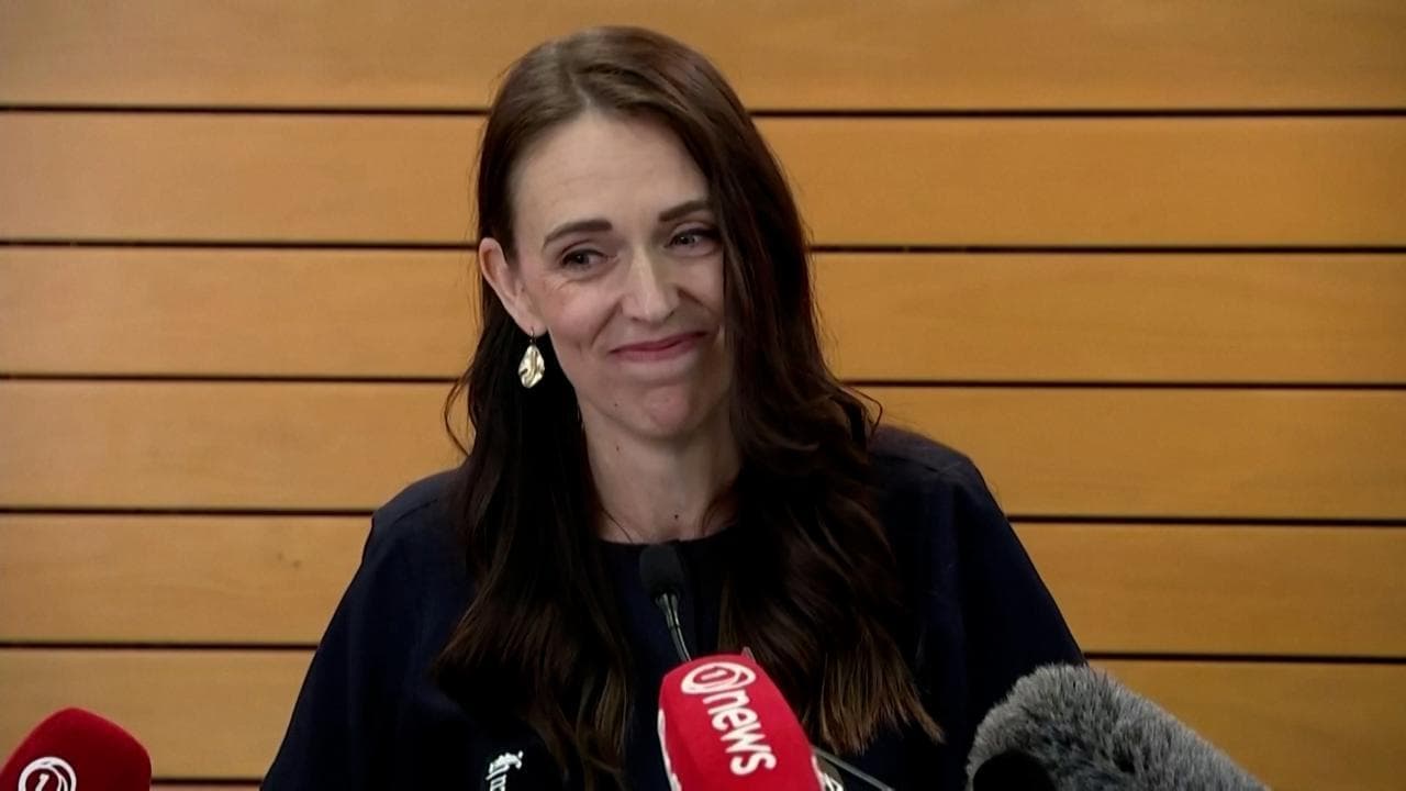 Nuova Zelanda, la premier Jacinda Ardern annuncia le dimissioni: "Non ho più l'energia"