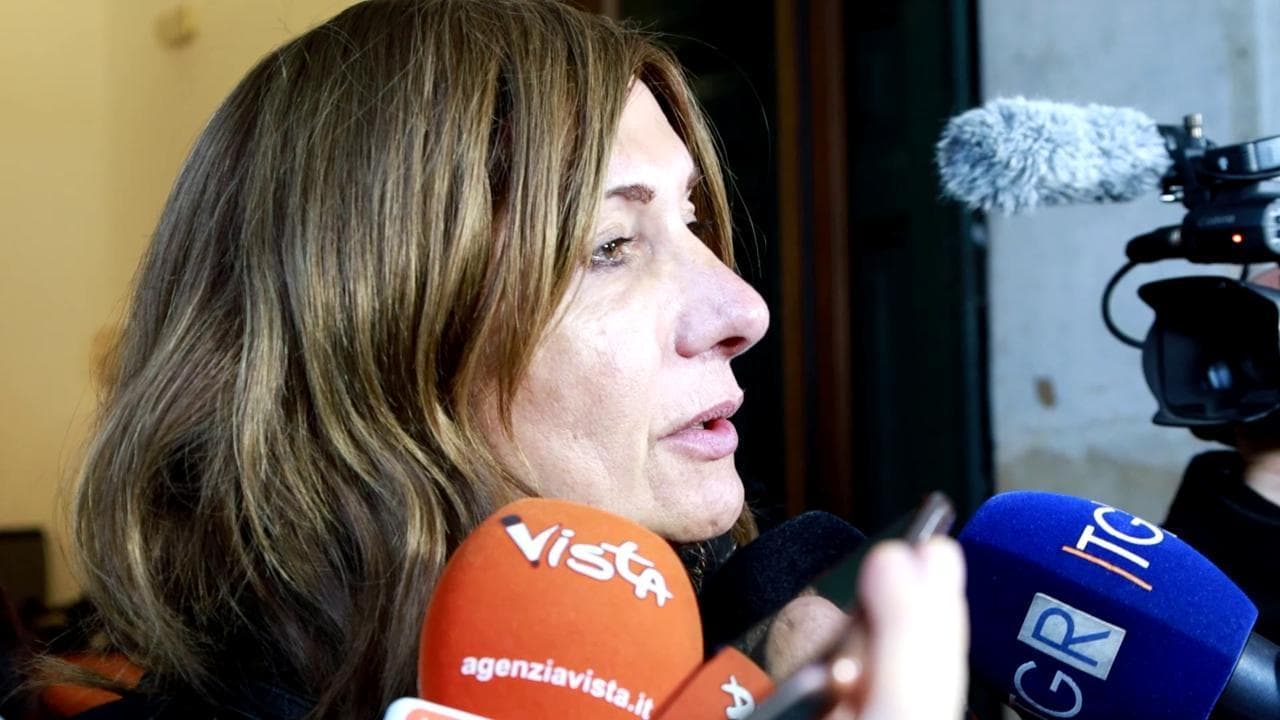 Lollobrigida, Luxuria: "Era  inclusiva come la Carrà. Chi è artista non può avere mentalità chiusa"