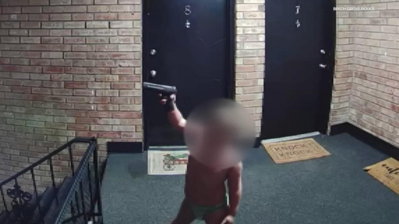 Usa, bambino di 4 anni prende la pistola incustodita esce e preme il grilletto. Il padre arrestato