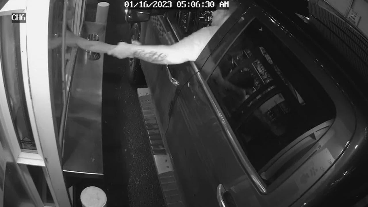 Washington, tentativo di violenza contro una barista: incastrato il sospetto grazie a un tatuaggio