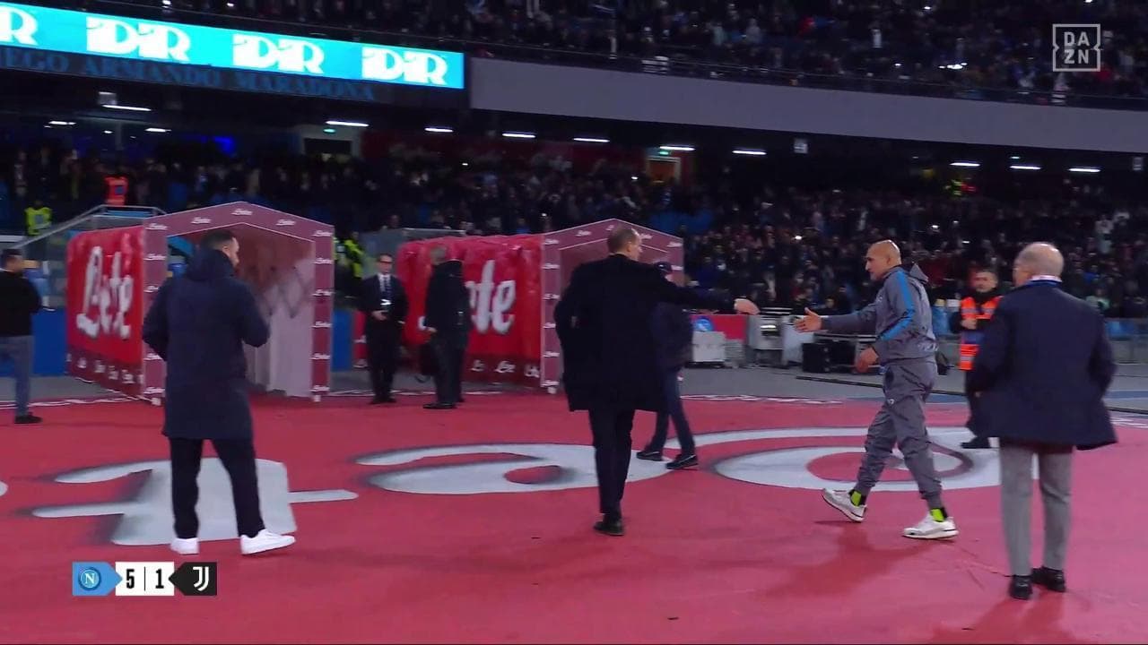 Napoli-Juve, Spalletti insegue Allegri per stringergli la mano a fine partita. Lite alle spalle?
