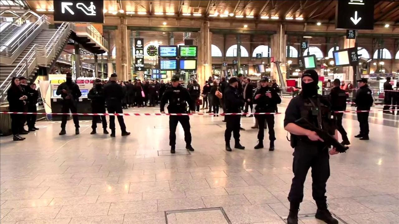 Parigi, attacco alla Gare du Nord: cinque persone ferite a coltellate