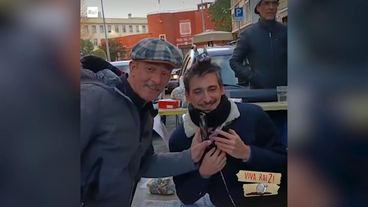 Fiorello mostra su Instagram il numero di telefono di Alessia Marcuzzi, la presentatrice inondata di messaggi