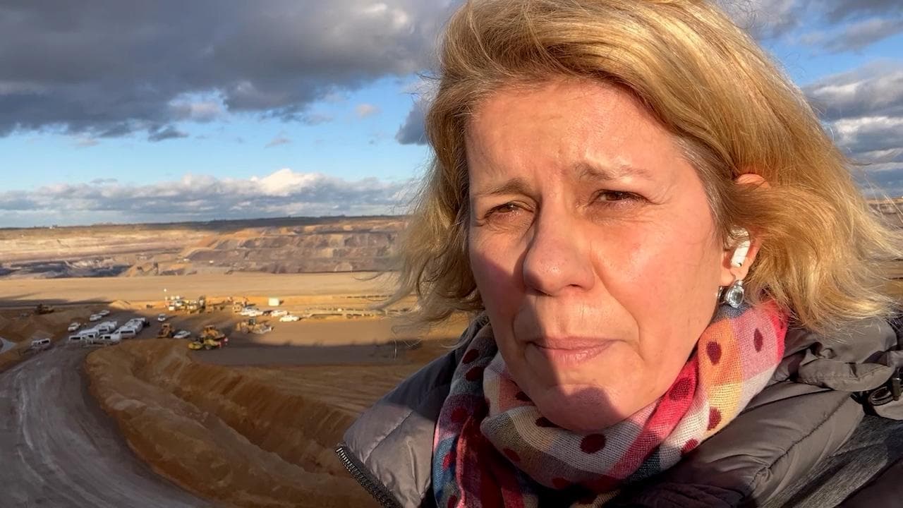 Germania, nel villaggio che resiste all'industria del carbone