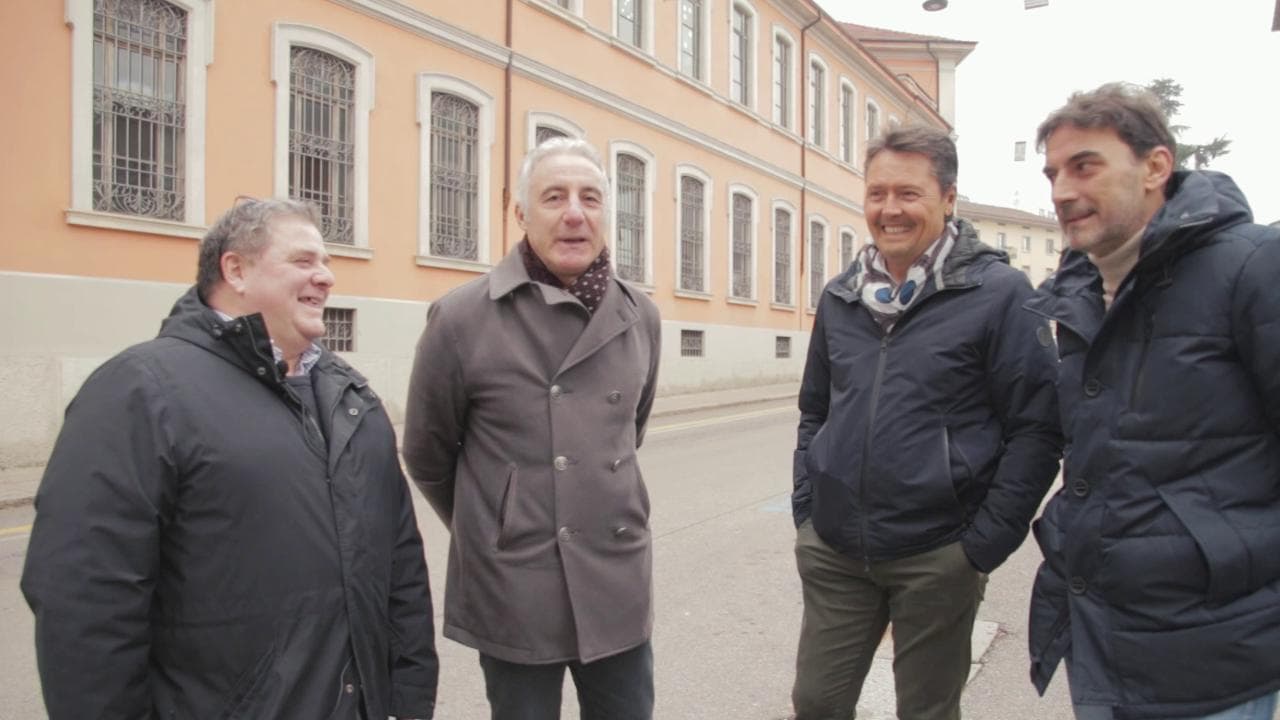 A Cremona gli ex compagni di scuola ricordano Vialli: "A lezione con accappatoio, ciabatte e shampoo in tasca"