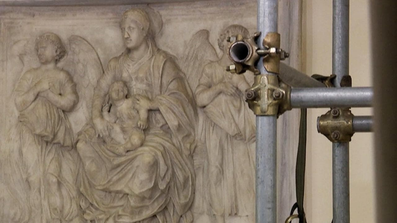 Ratzinger, l'allestimento della tomba: sepolto dove un tempo c'era quella di Giovanni Paolo II