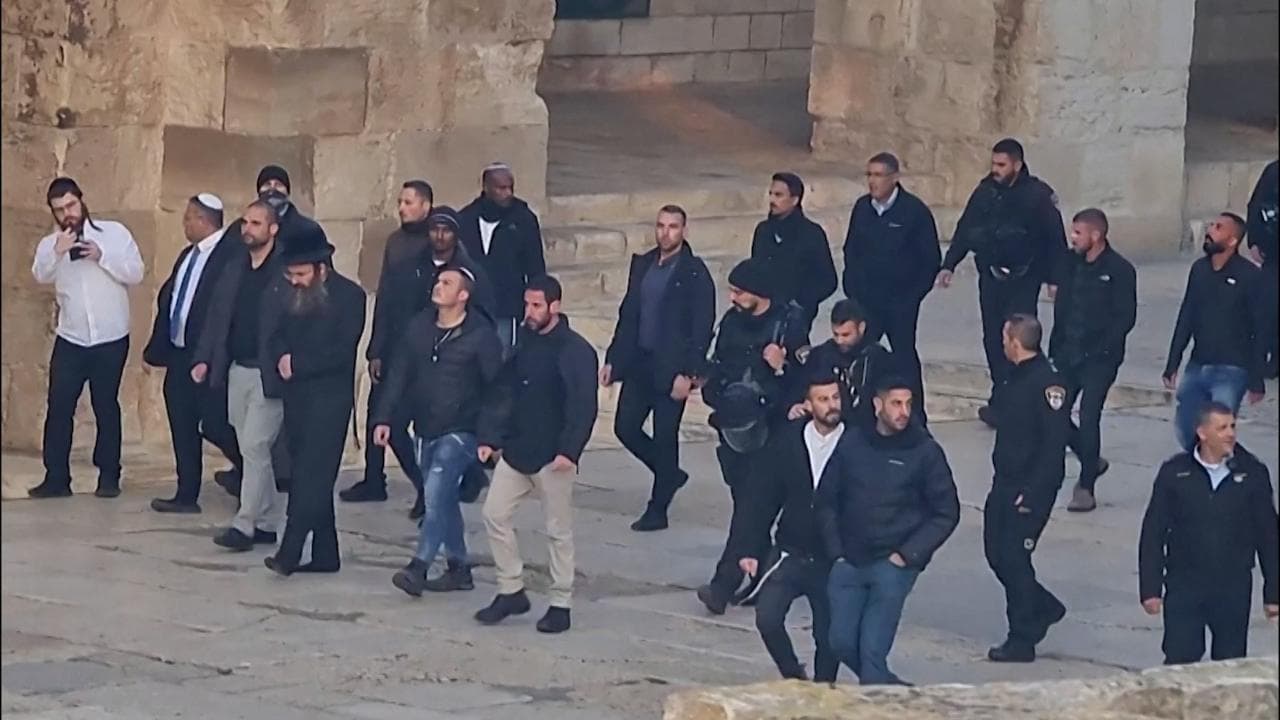 Gerusalemme, il ministro Ben Gvir arriva sulla Spianata delle Moschee protetto dalla scorta