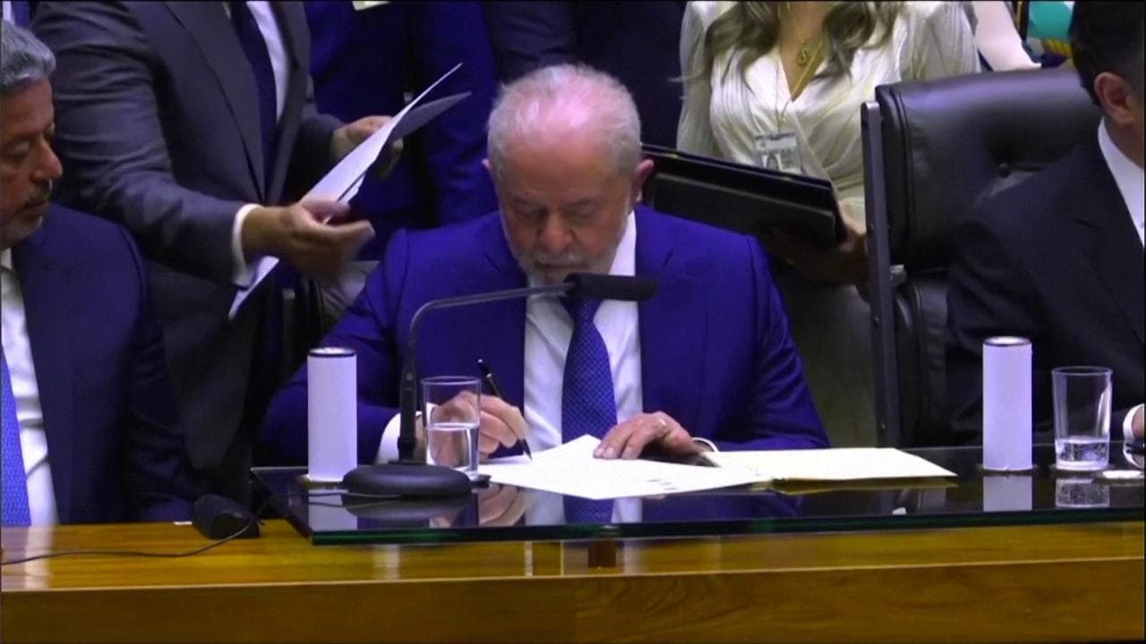 Brasile, Lula ha giurato come nuovo presidente