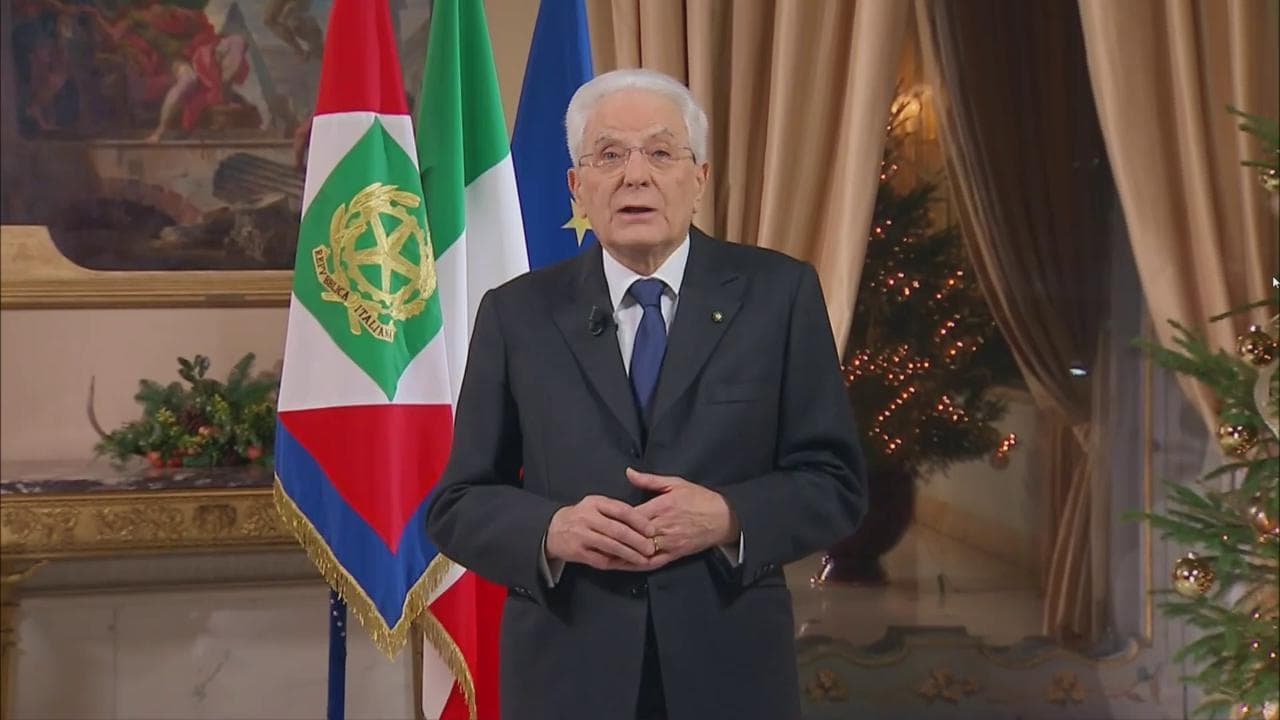 Mattarella parla ai giovani degli incidenti stradali: "Troppi morti, non cancellate vostro futuro"
