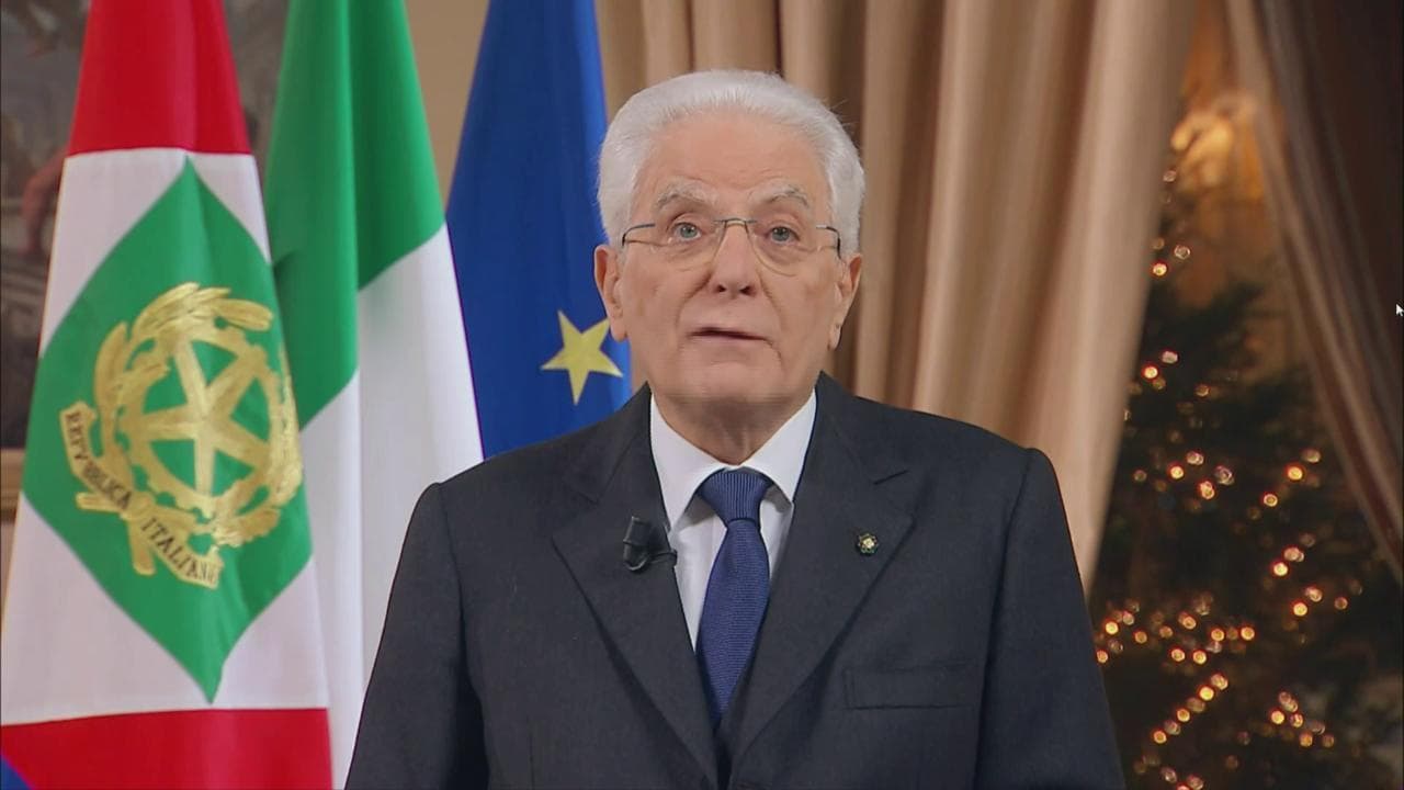 Mattarella: "Il 2022 è stato l'anno della folle guerra, il futuro non può essere questo"