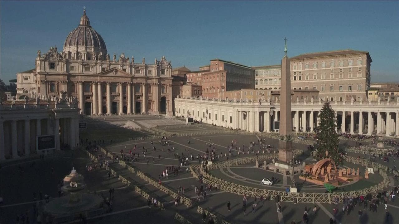 San Pietro, le campane annunciano la morte di Benedetto XVI
