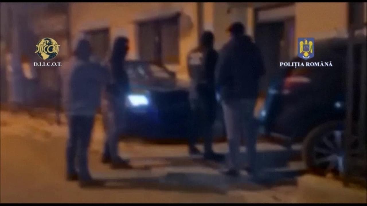 Andrew Tate, il blitz della polizia romena nella villa dell'ex campione di kickboxing