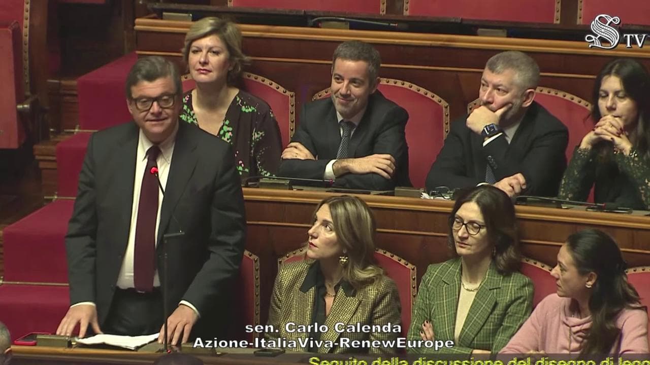 Manovra, mance e condoni: l'attacco delle opposizioni in aula. E Calenda ironizza: "Aridatece Mario"