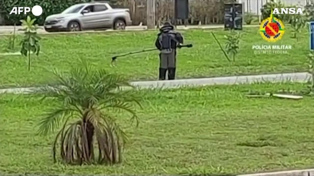Brasile, polizia rimuove una presunta bomba prima dell'insediamento di Lula