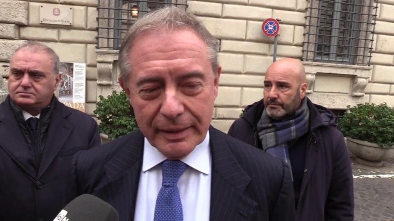 Roma, camera ardente Frattini: Urso, DAlema, Letta e Dini uniti da "un servitore modello"