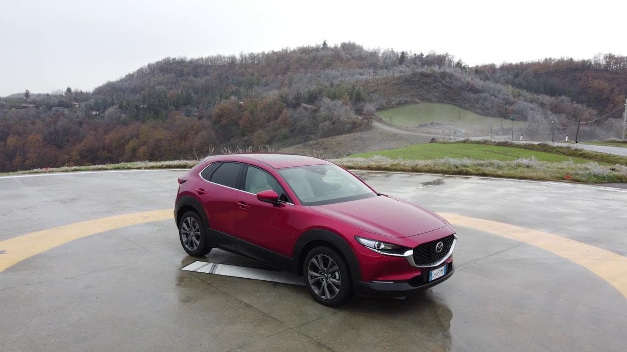 Una suv compatta, facile da guidare e ideale per muoversi sia in città, sia nei percorsi più lunghi