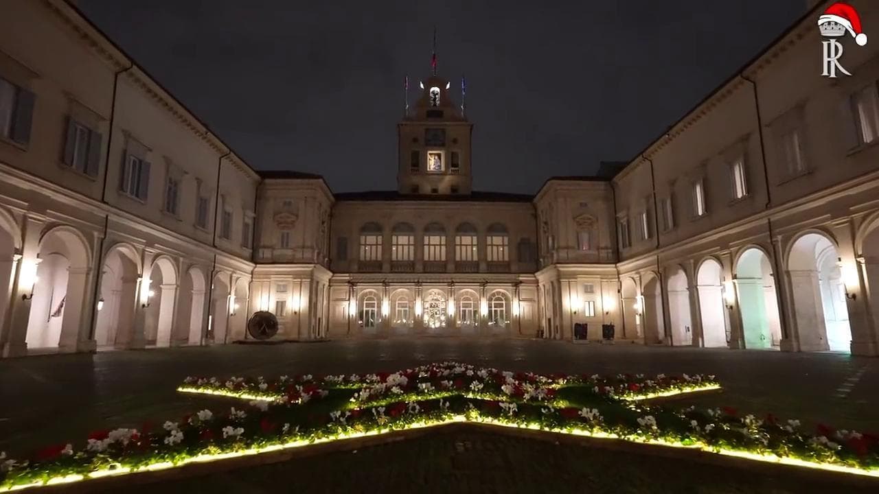 Gli auguri di Buon Natale della presidenza della Repubblica: il Quirinale ripreso dal drone