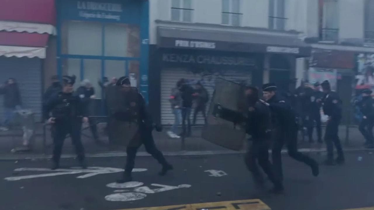 Parigi, come sono iniziati gli scontri dopo la sparatoria al centro culturale curdo