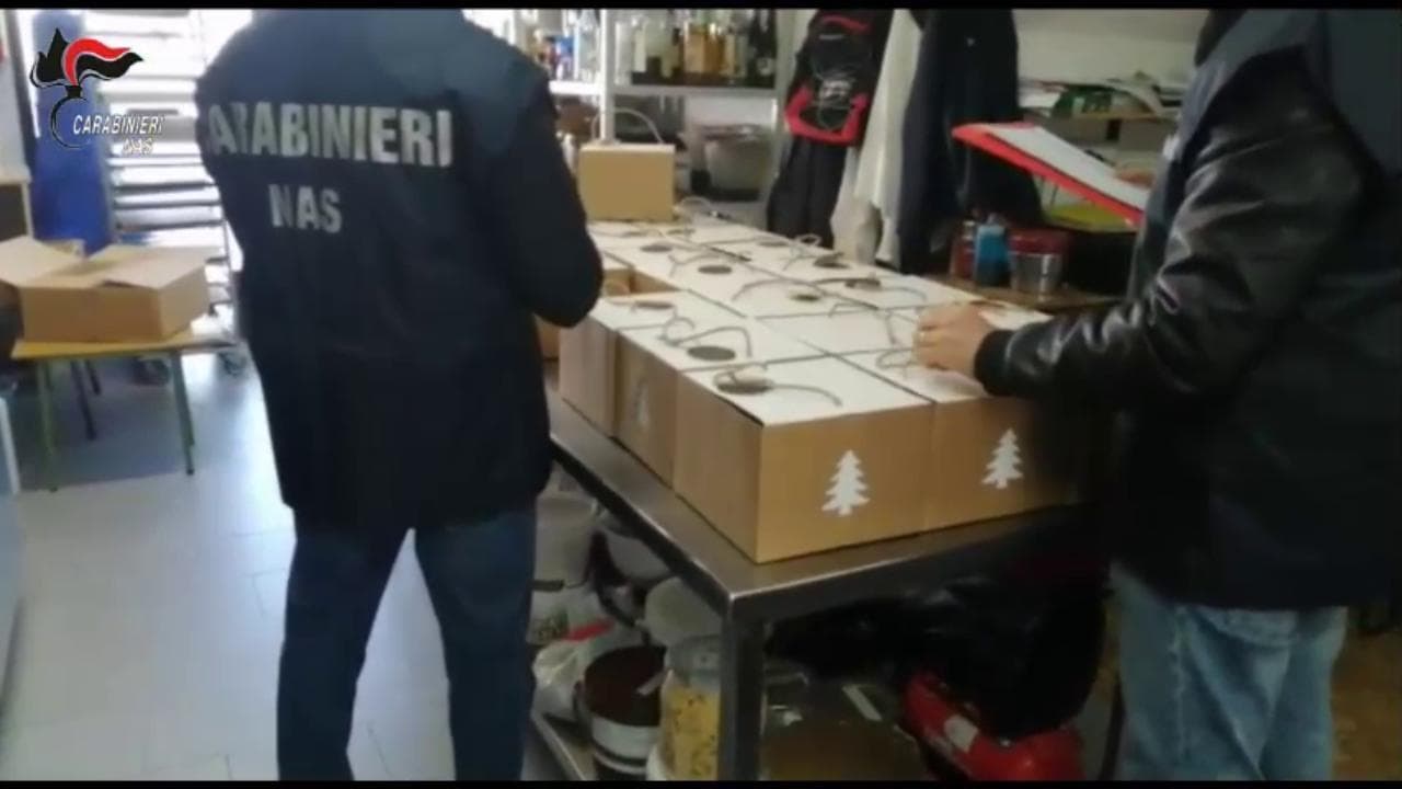 I Nas sequestrano 1.775 finti panettoni artigianali