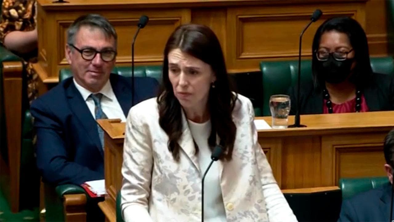 La premier neozelandese Ardern definisce il leader dell'opposione  "Cog..ne arrogante"
