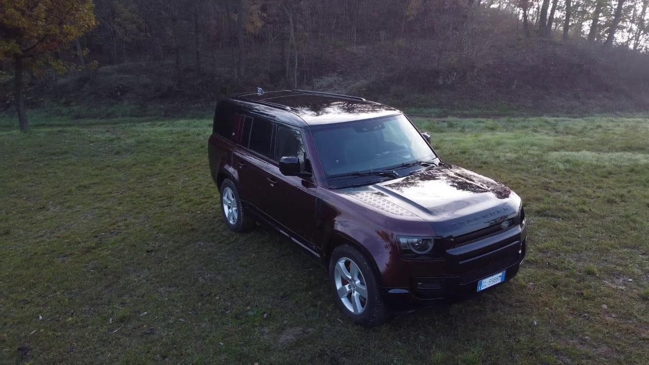 Nuova Land Rover Defender 130, gigante dell'off-road