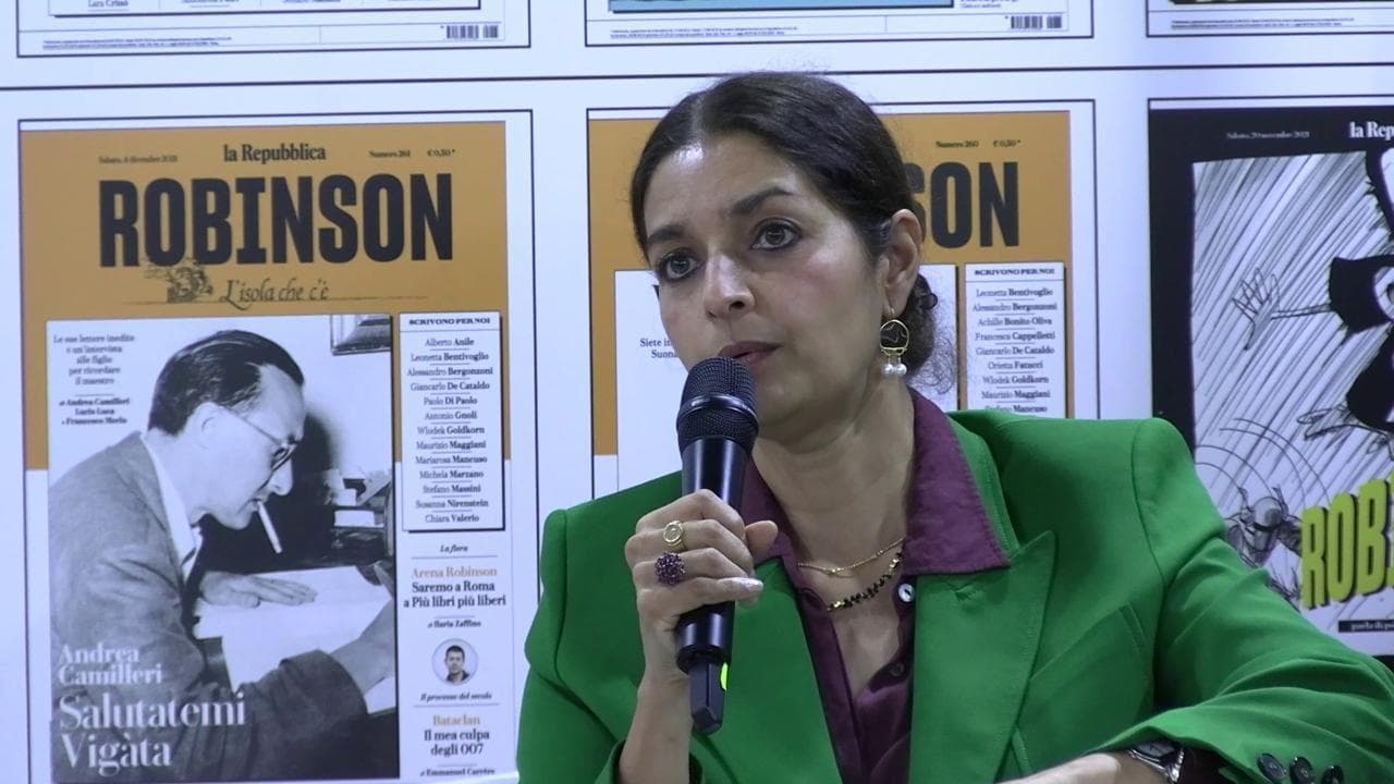 Più libri più liberi, Jhumpa Lahiri e il linguaggio delle donne iraniane: "Mostrare i capelli è metafora di libertà"
