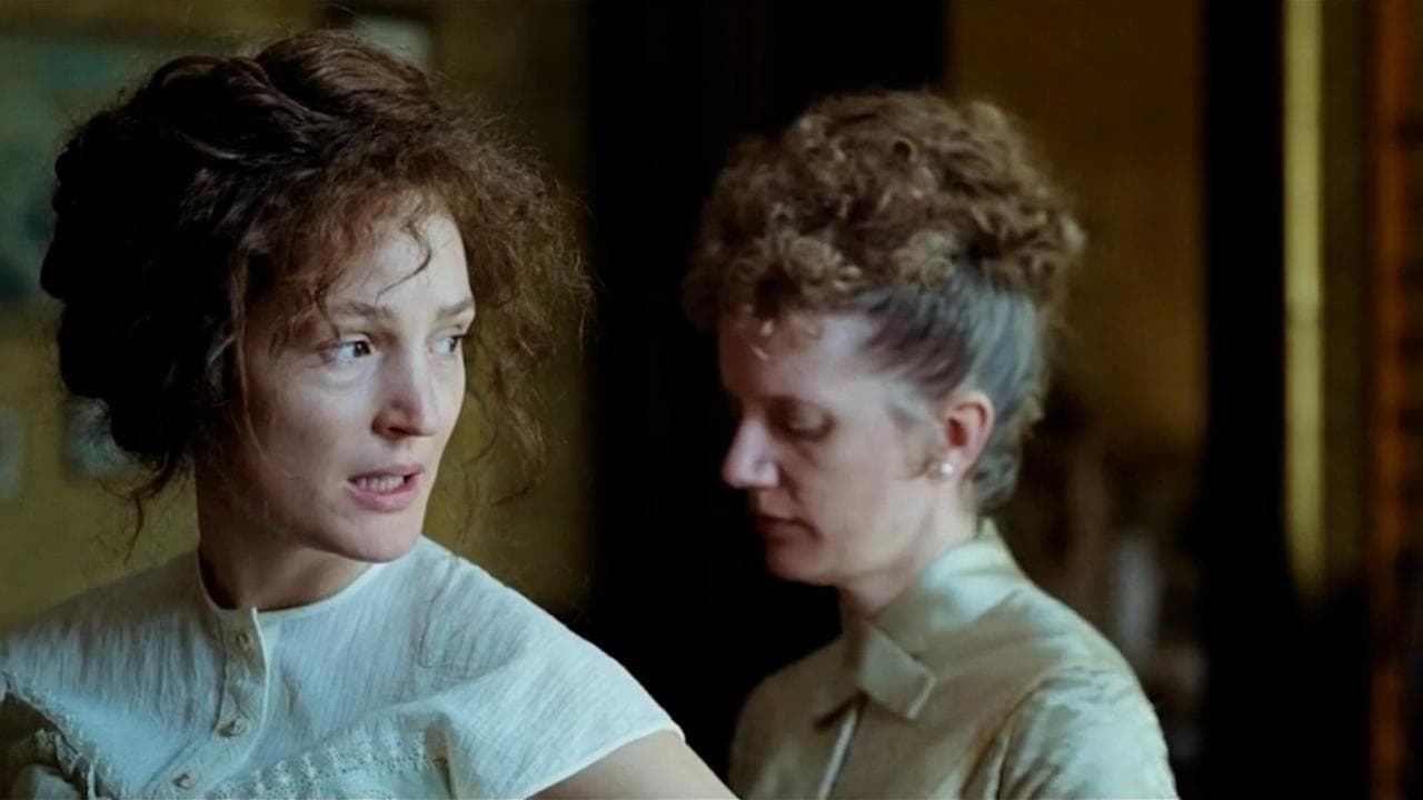 'Il corsetto dell'imperatrice', Vicky Krieps è Sissi, la Principessa 40enne in lotta per il suo status