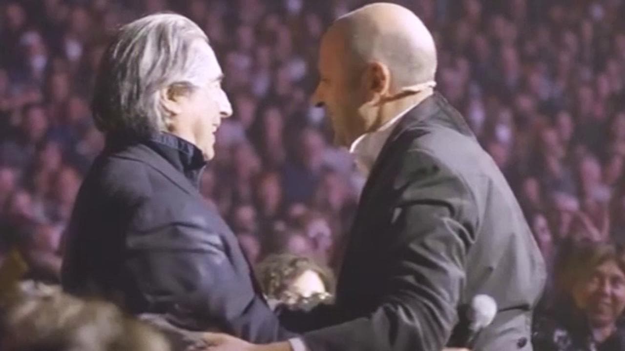 Checco Zalone imita Riccardo Muti: a sorpresa il maestro lo applaude dal pubblico