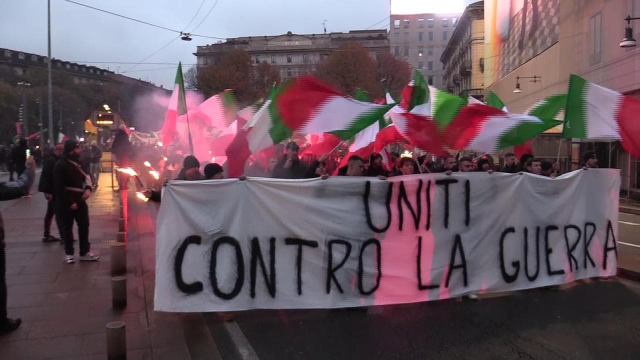 Milano, manifestazione dell'estrema destra contro l'invio di armi in Ucraina. Alemanno: "La pensiamo come Conte"