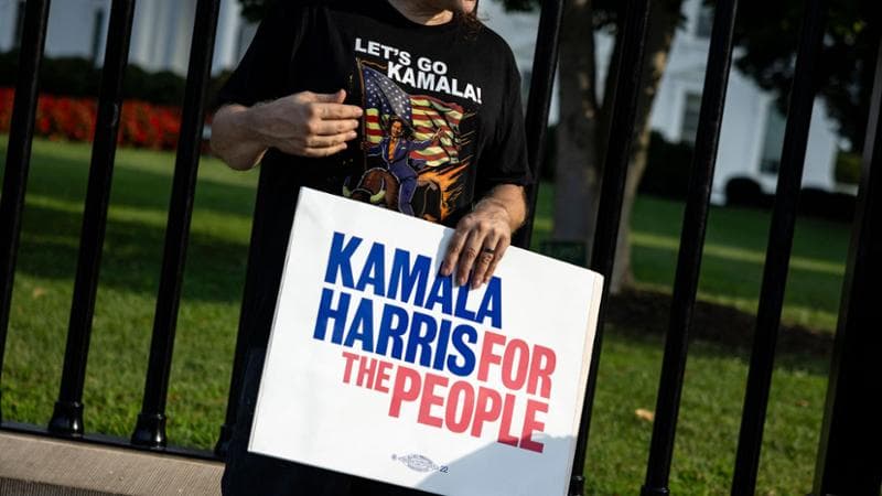 La sfida di Kamala Harris, la candidata di rottura nella campagna elettorale più pazza d'America