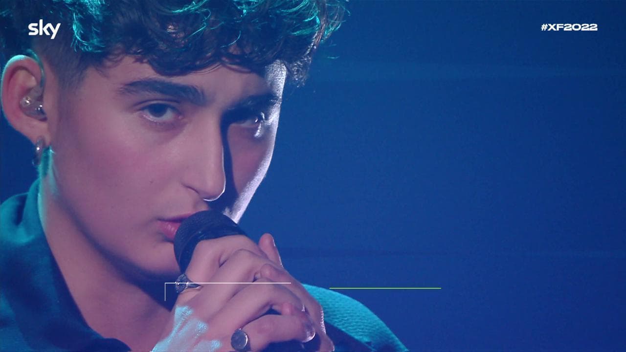 X Factor, tutti in piedi per Linda e la sua 'Waves'