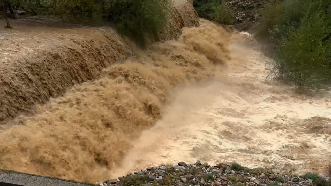 Maltempo nel cosentino: la piena del fiume Trionto fa paura