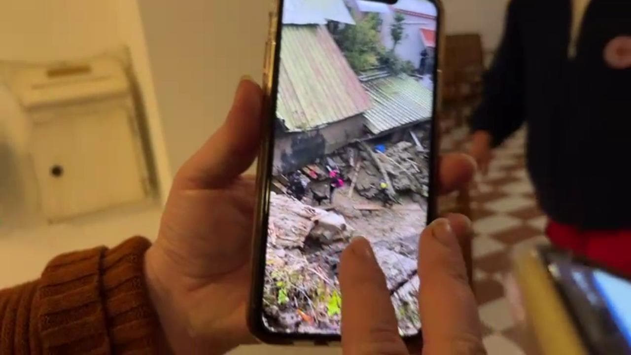 Il racconto degli sfollati: "Recuperati con una corda"