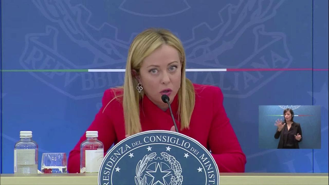 Migranti, Meloni: "Dal caso Francia non ho imparato niente, solo grazie a noi qualcosa si muove"
