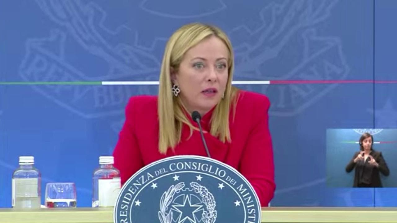 Manovra, battibecco Meloni-cronisti: "Altre volte meno coraggiosi"