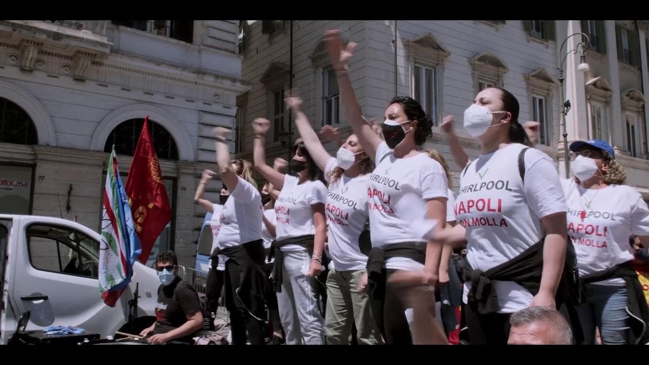 'Via Argine 310' il tour nelle sale del doc con gli operai di "Whirlpool - Napoli non molla" - trailer in anteprima