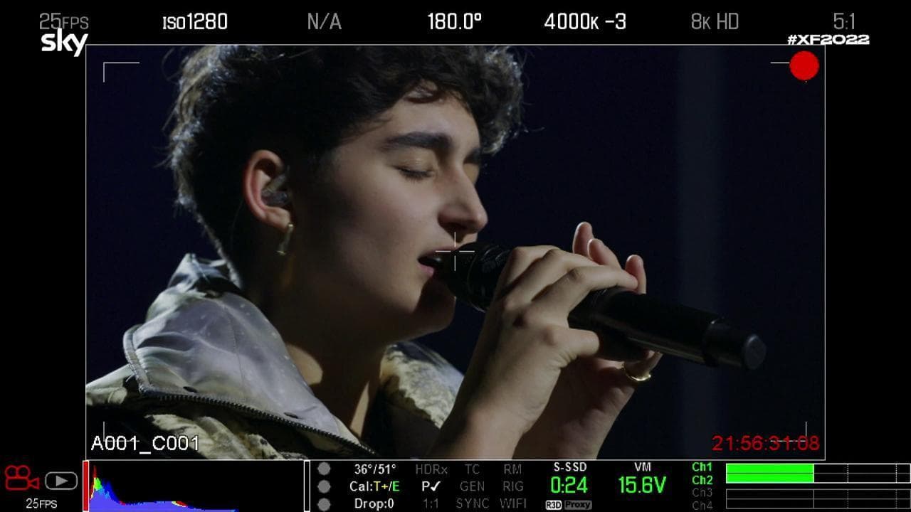 X Factor - Linda al quarto Live con l'inedito 'Fuori dai balconi'