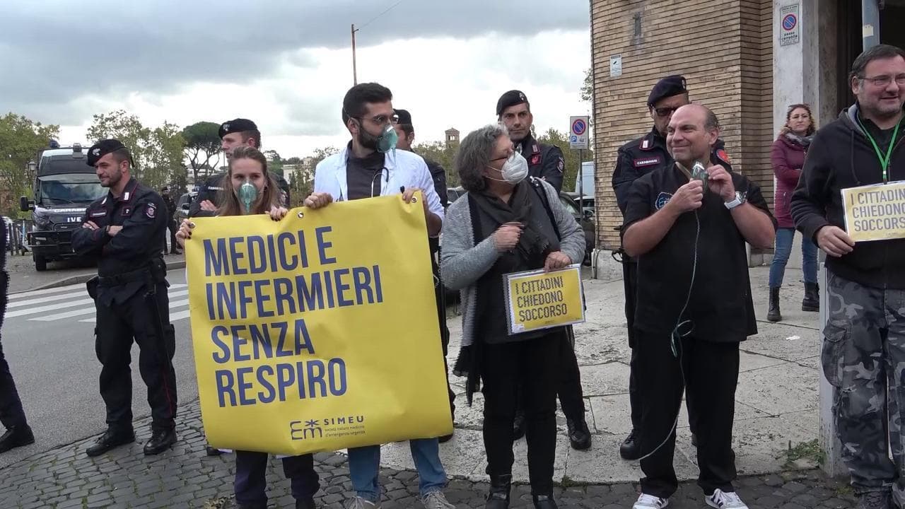 Pronto Soccorso, allarme di medici e infermieri: "Ci chiamavano angeli, siamo in difficoltà estrema"