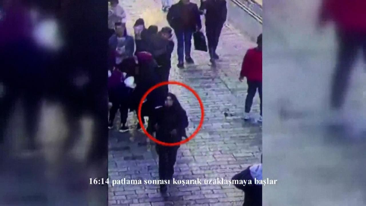 Istanbul, la presunta attentatrice abbandona uno zaino sulla panchina: il video della polizia