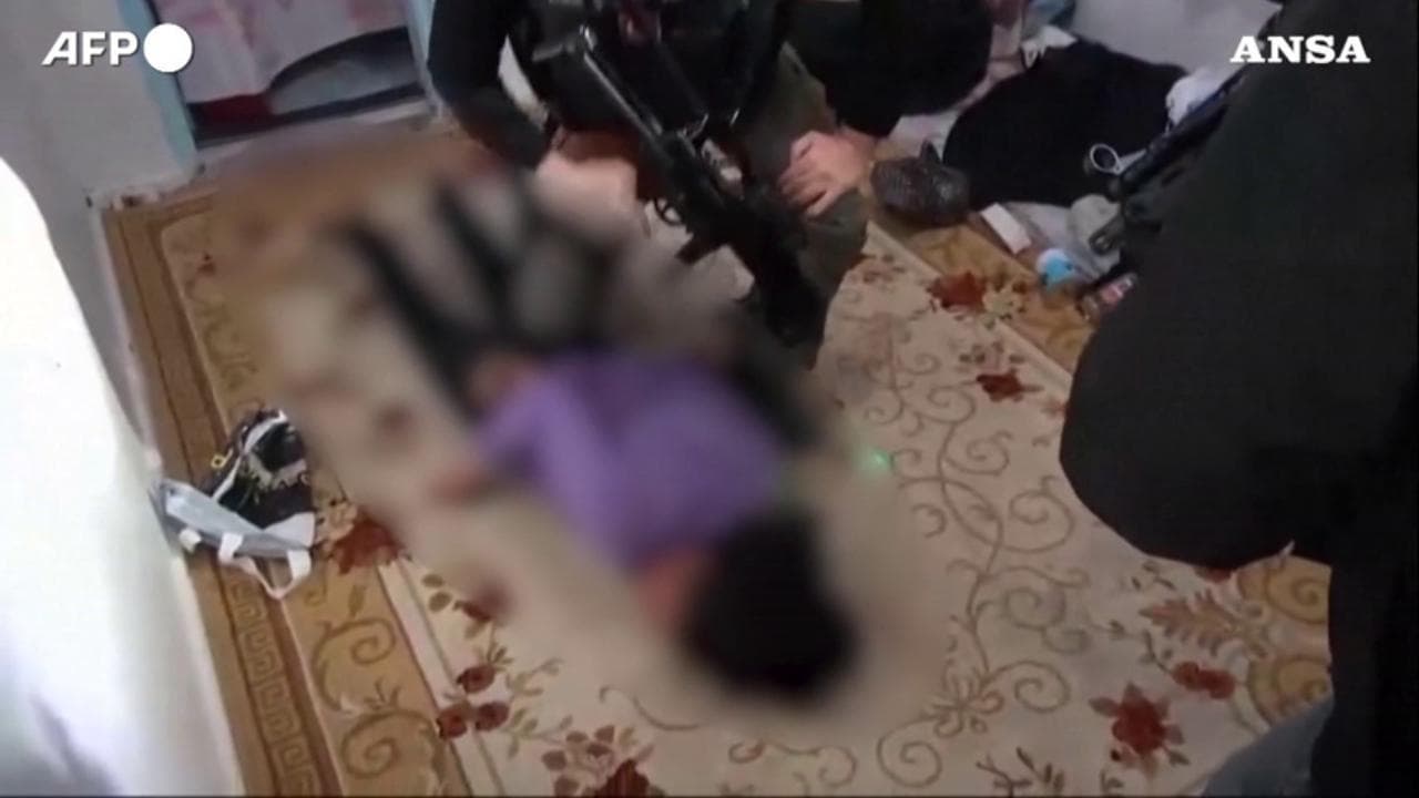 Esplosione a Istanbul, le immagini dell'arresto della donna sospettata