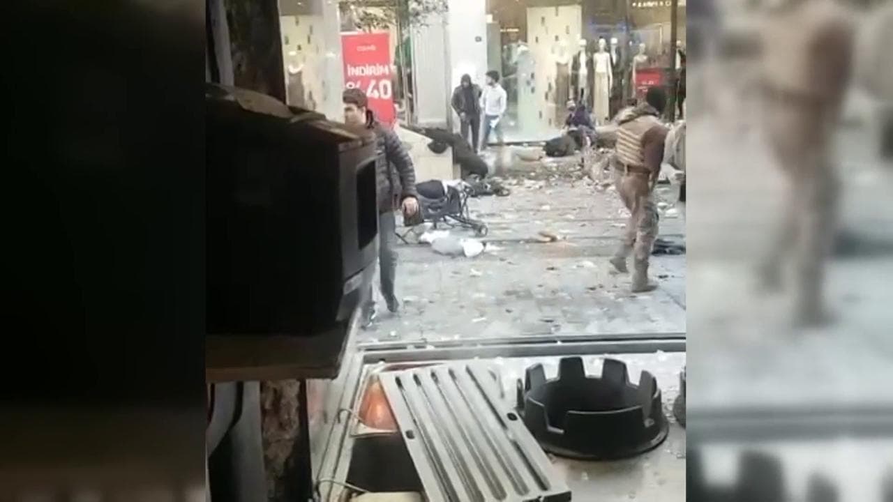Esplosione a Istanbul, le immagini dal bar davanti al luogo della deflagrazione
