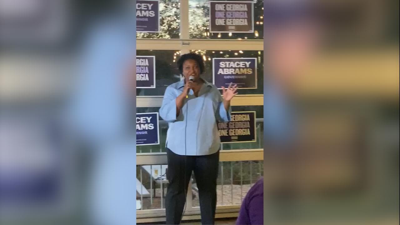 Elezioni Usa, in Georgia la democratica Stacey Abrams carica i suoi: "Hanno votato già in 2,5 milioni, è un grande successo"