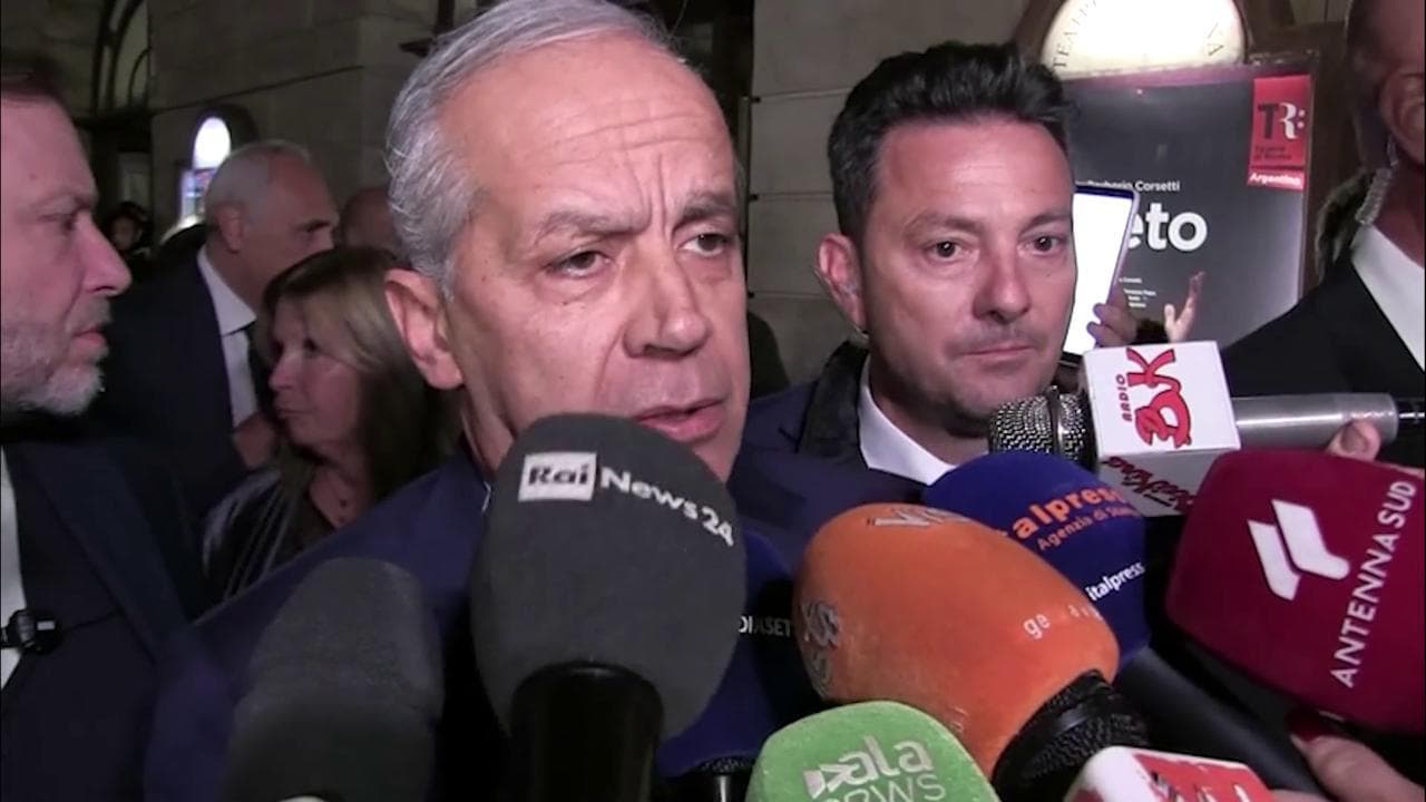 Migranti, Piantedosi: "Ci stiamo comportando con umanità e fermezza. Valuteremo caso per caso"