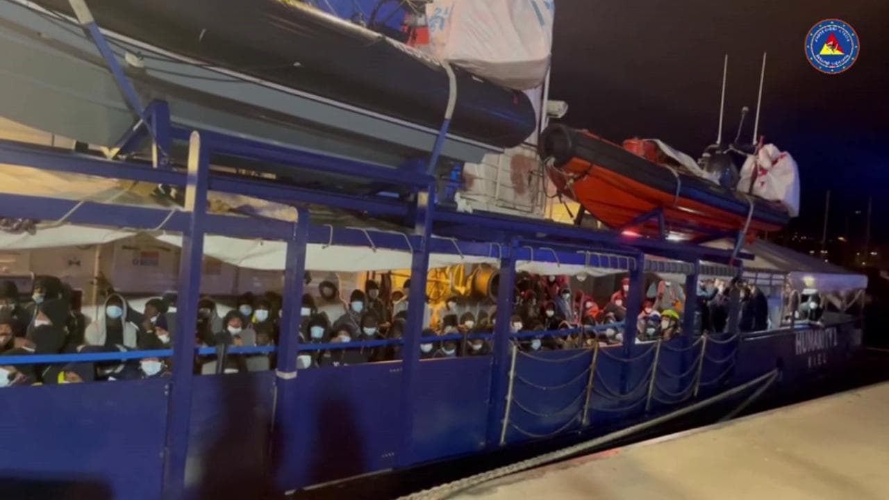 Humanity, Croce Rossa: "Medici Usmaf a bordo, gli sbarcati saranno trasferiti al Palaspedini"