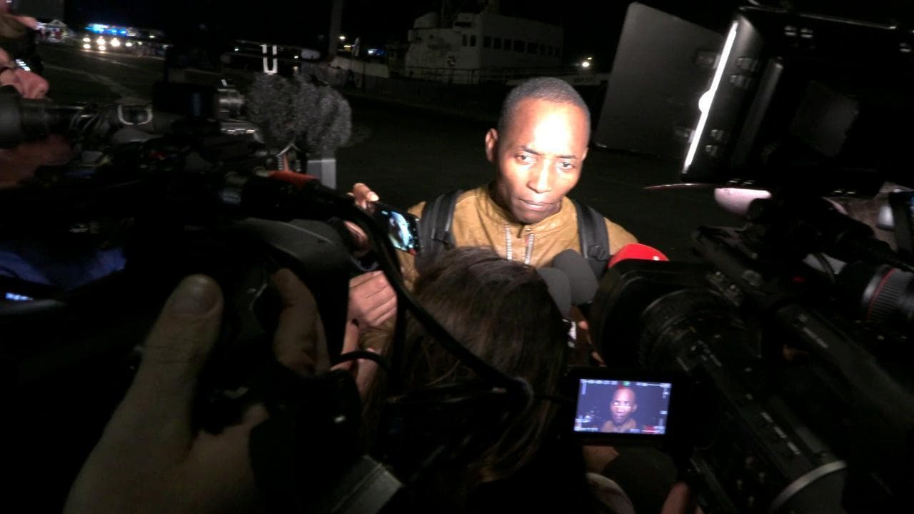 Migranti, Soumahoro: "Questo è uno sbarco selettivo, sono indignato"